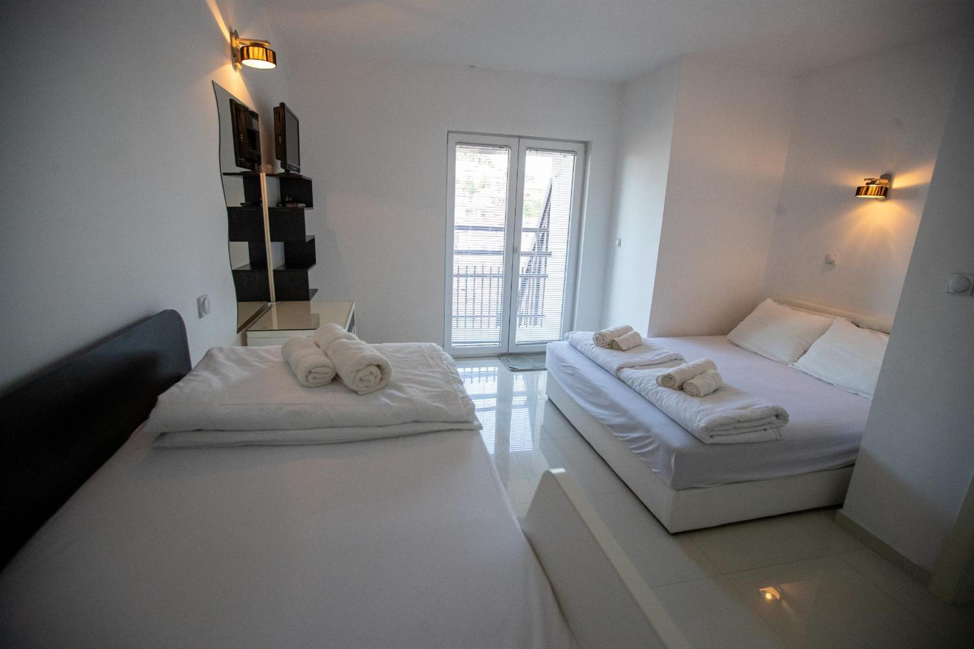 Lake View Double Balcony City Center Apartment In 奥赫里德 外观 照片