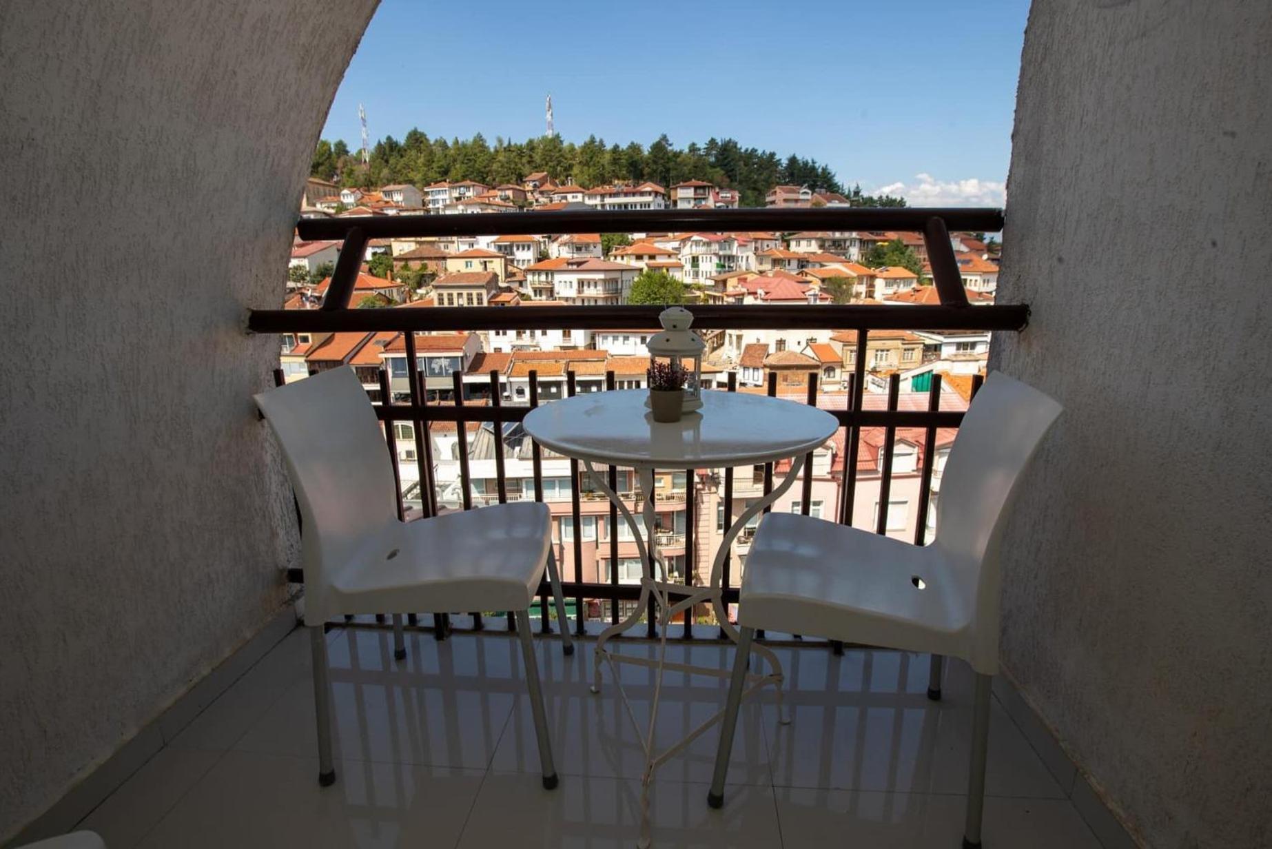 Lake View Double Balcony City Center Apartment In 奥赫里德 外观 照片